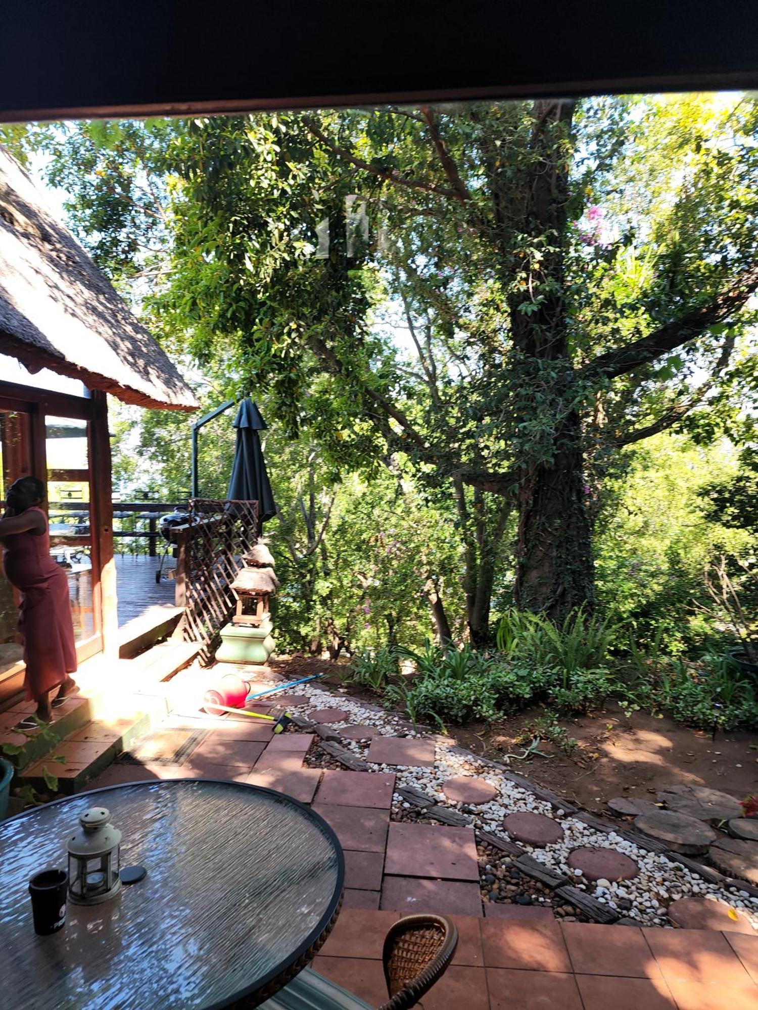 Bali At Scenic Haven Lodge In Hartbeespoort Kültér fotó